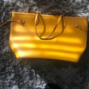 LOUIS VUTTON AUTHENTIC